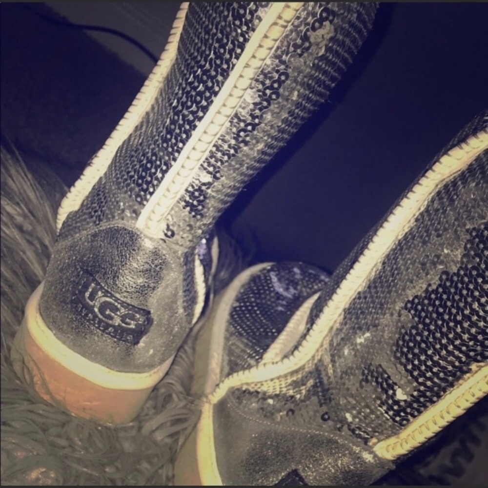 🎀🛍Silver Sequins Ugg’s🎀🛍